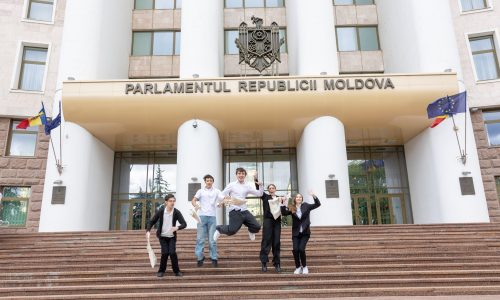 elevi-parlament